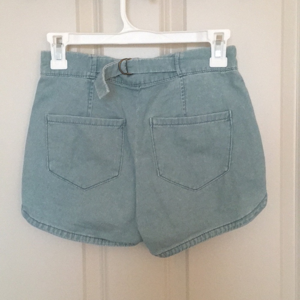 BDG Retro Button Shorts - Picture 3 of 3